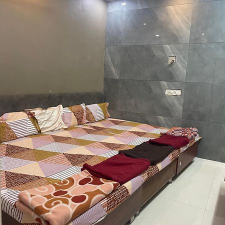 Satguru Guest House Ujjain Luaran gambar